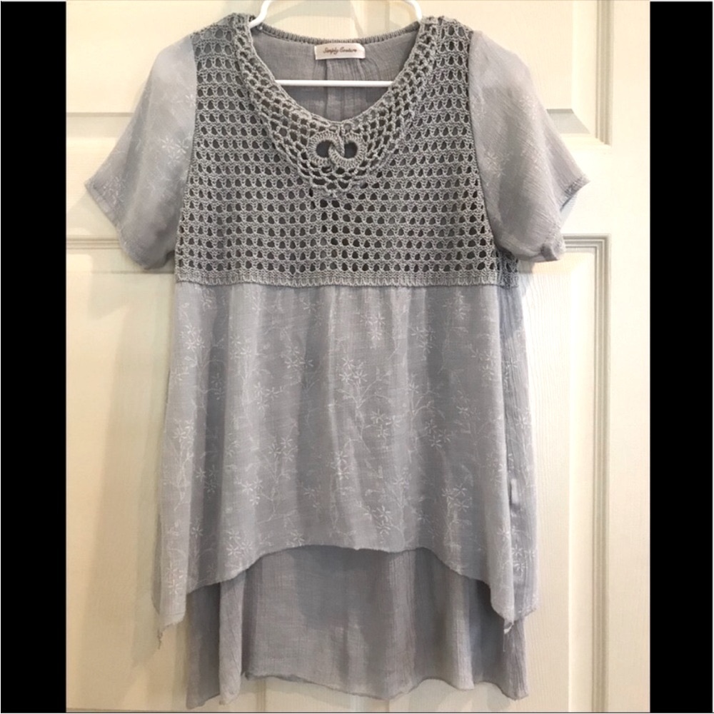 SIMPLY COUTURE layered crochet top